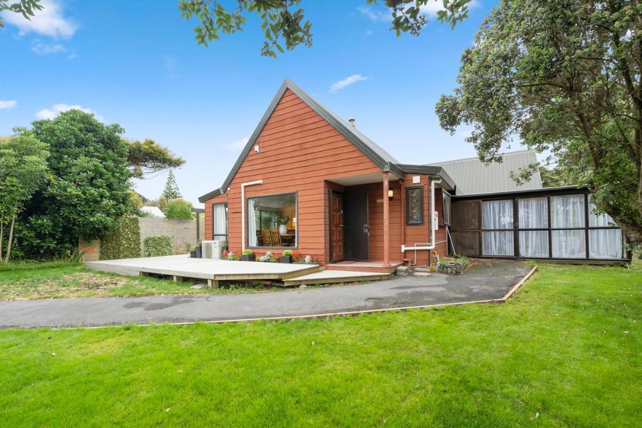 Wharerata - Otaki Beach Holiday Home מראה חיצוני תמונה