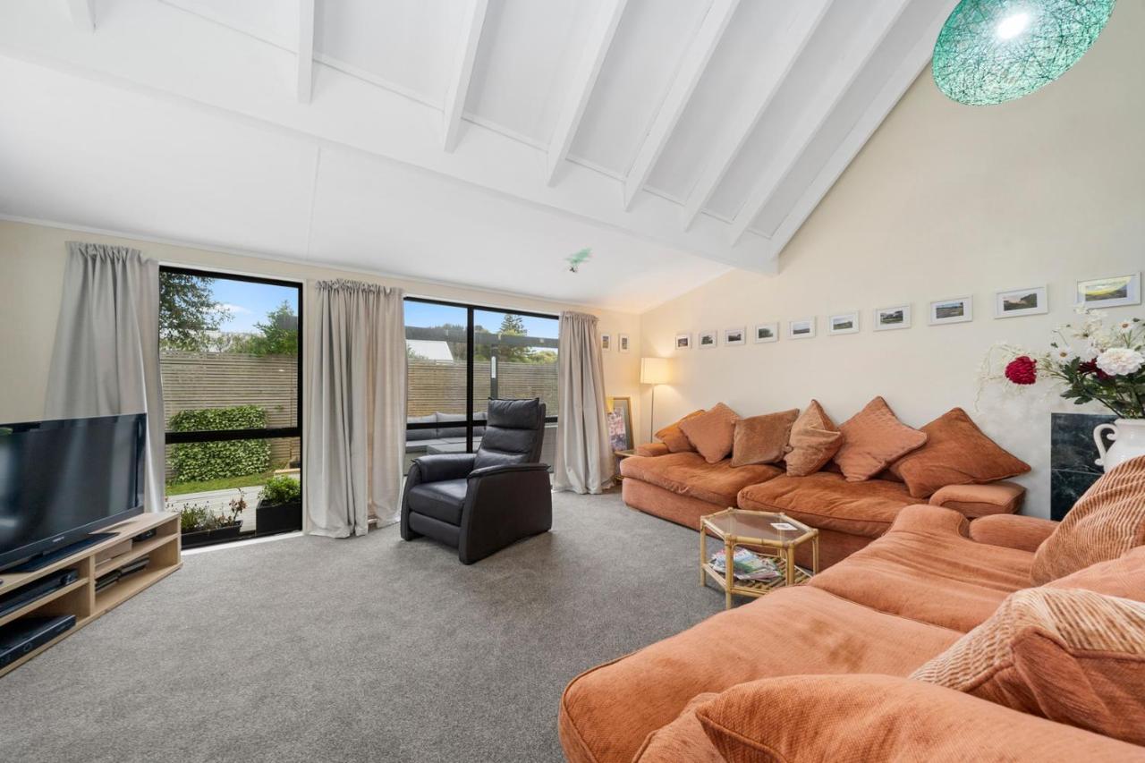 Wharerata - Otaki Beach Holiday Home מראה חיצוני תמונה