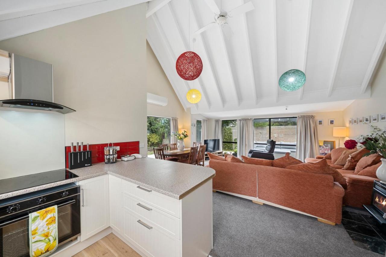 Wharerata - Otaki Beach Holiday Home מראה חיצוני תמונה